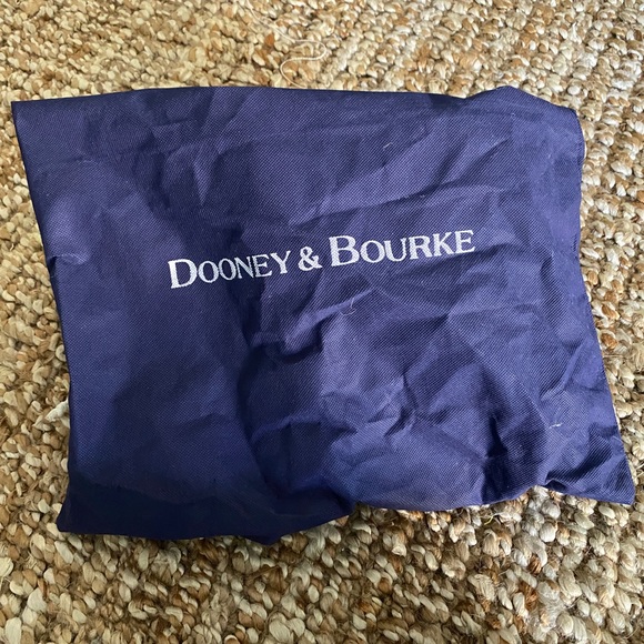 Authentic Dooney & Bourke. Perfect condition, classic style, rare finish ♥️ - Picture 13 of 13